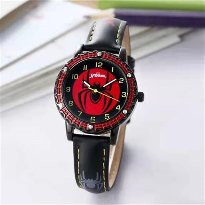 Montre Spiderman pour enfants — Aiguilles lumineuses, bracelet sport